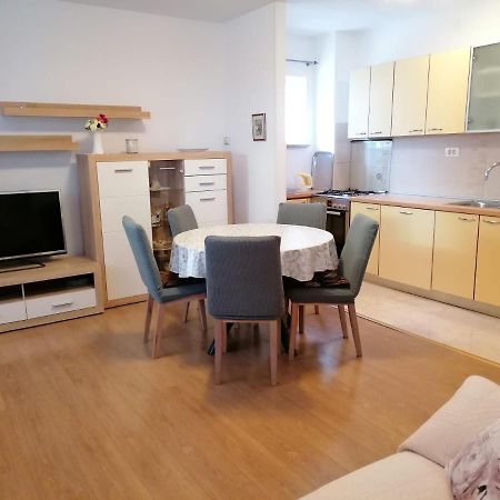 Guest House Lucija Makarska Ngoại thất bức ảnh