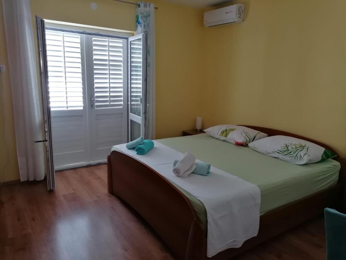 Guest House Lucija Makarska Ngoại thất bức ảnh