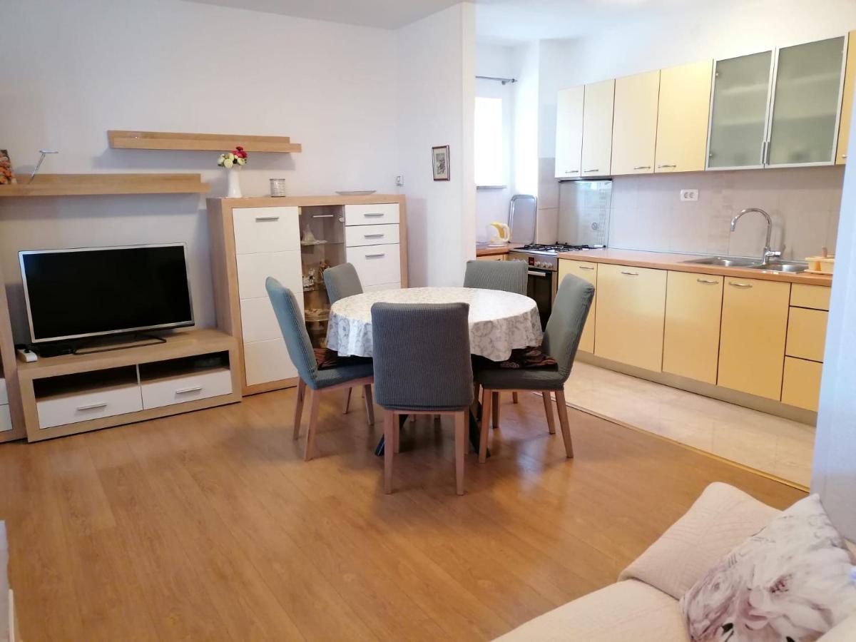 Guest House Lucija Makarska Ngoại thất bức ảnh