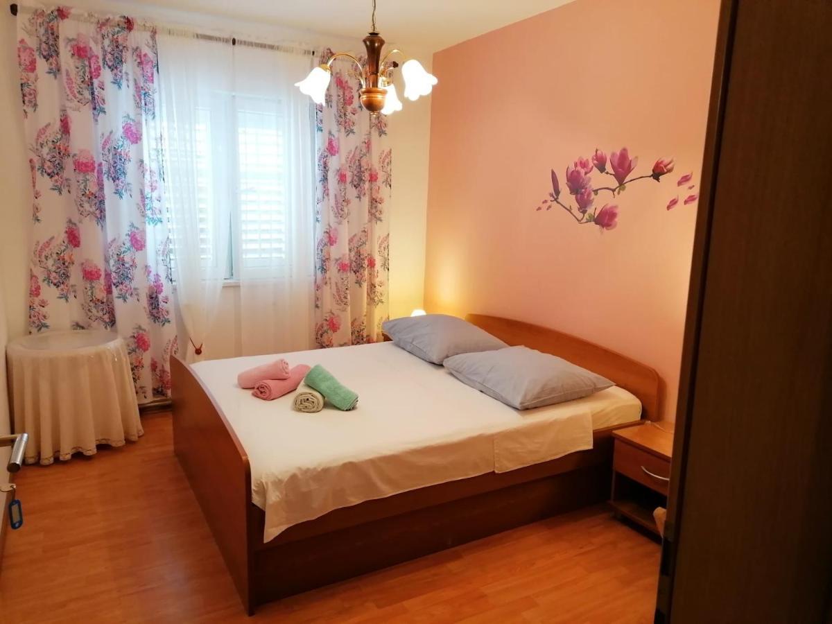Guest House Lucija Makarska Ngoại thất bức ảnh