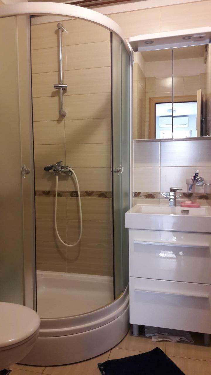 Guest House Lucija Makarska Ngoại thất bức ảnh